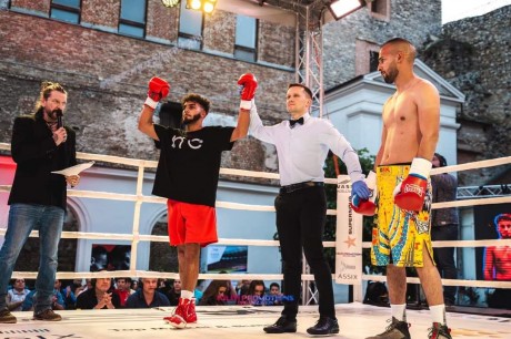 Ökölvívás - Balogh Bálint újabb győzelmet aratott a profik mezőnyében